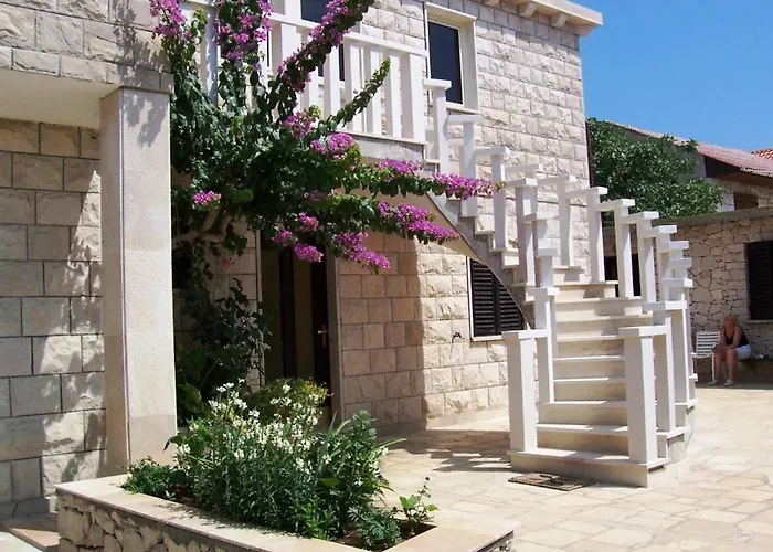 Vanja Povlja (Brac)